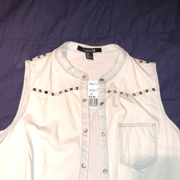 FOREVER 21 Sleeveless Woven Light Denim Shirt-Sz M - Picture 2 of 8